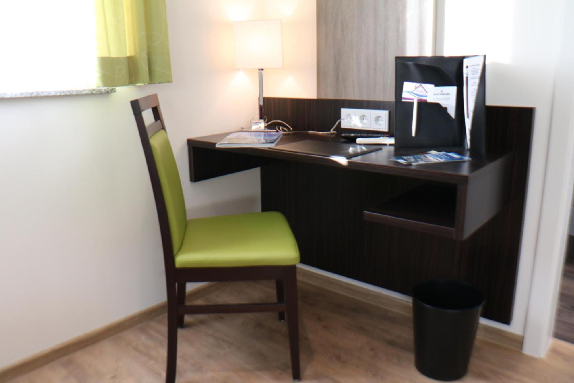 Hotel Gaestehaus Stock Zimmer Kraeuterstueble Friedrichshafen Luaran gambar